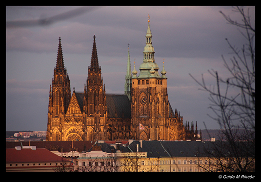 %_tempFileName37)%20St.%20Vitus%20Cathedral,%20Prague%