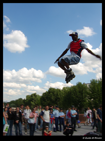 %_tempFileName01)%20Stunt%20Skater%20in%20Paris%