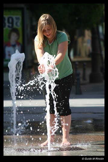 03) Cooling down in the Plaza de las Tendillas, Córdoba