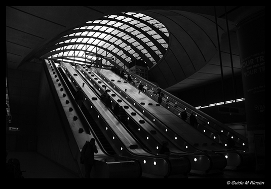 %_tempFileName02)%20Canary%20Wharf%20Station,%20London%